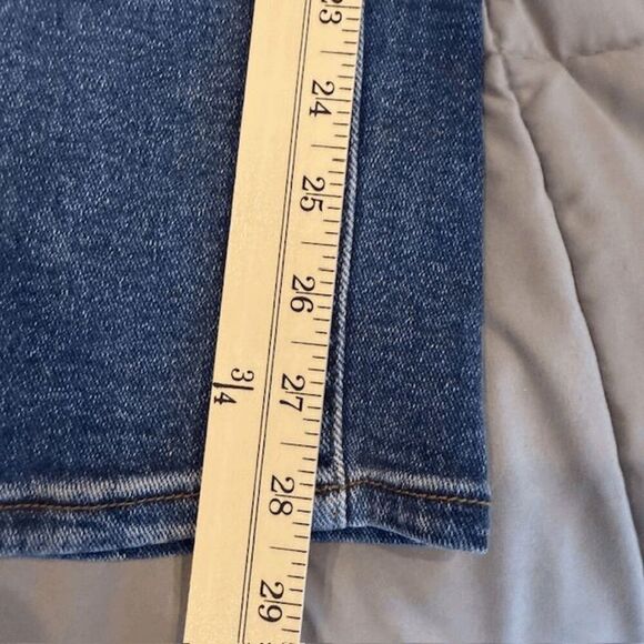 Kut from the Kloth Stevie Straight Leg Medium Whisker Wash Size 8 - Picture 13 of 15